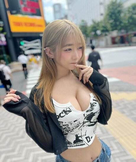 アジア人 ノーPPV オンリーファンズ ホット 画像