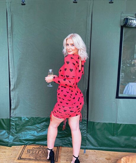 Jess Davies 女優 写真