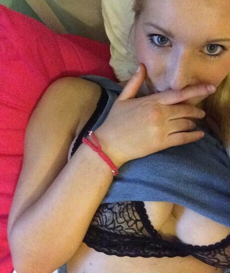 巨乳の黒人女性オンリーファンズ 無料エロ 写真