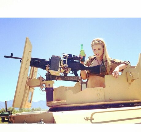 Jess Davies 無料モデル 画像