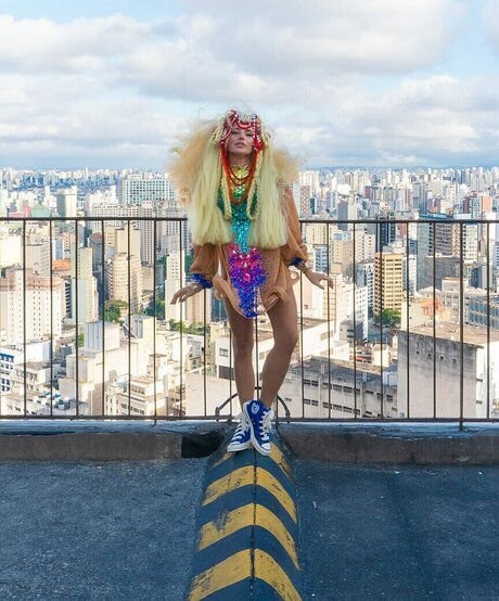 巨大なペニスオンリーファンズ セクシーヌード 写真