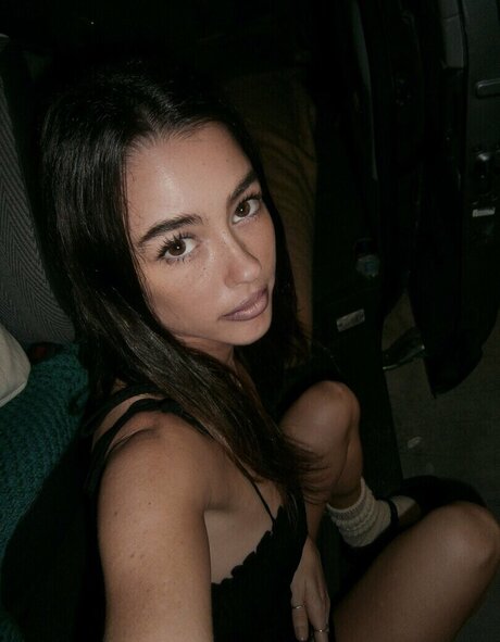 18歳のオンリーファンズ 無料セクシー 写真