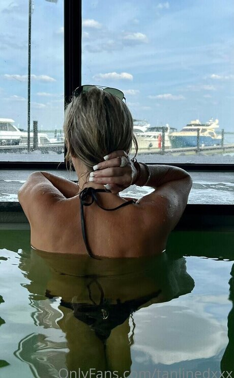 ブルネットの猫OnlyFans アート裸 画像