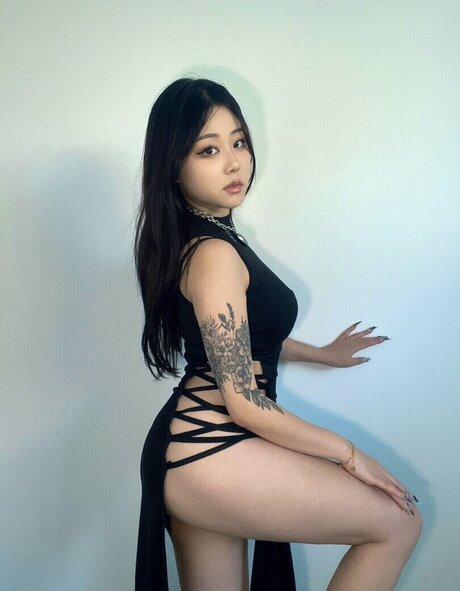 Hanavocado ヌード女優 画像