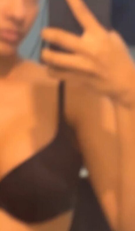 Aurora Sinclair アダルト女優 写真