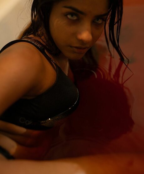 熟女メガネOnlyFans セクシーヌード 写真