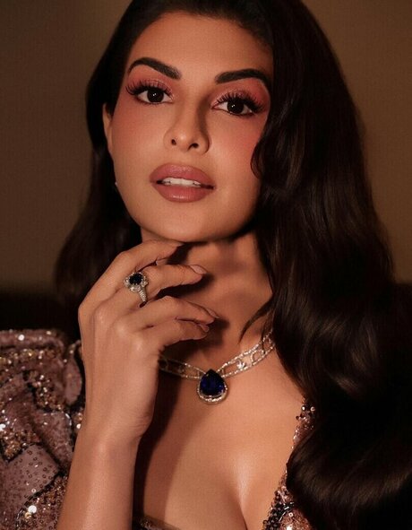 Jacqueline Fernandez ポルノスター 画像