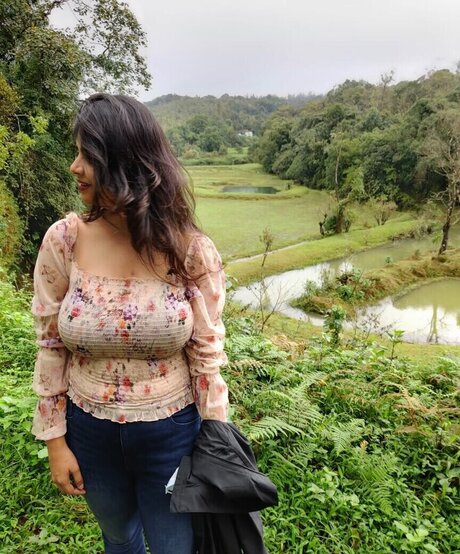 美しいシーメールオンリーファンズ ホットポルノ 画像