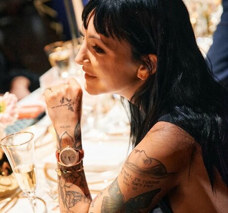 巨大なペニスオンリーファンズ ベスト 写真