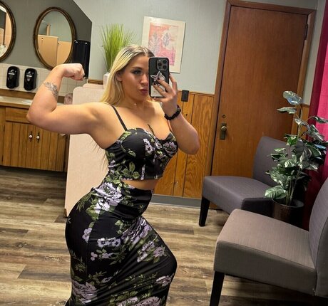 毛深い足のOnlyFans ポルノ 写真