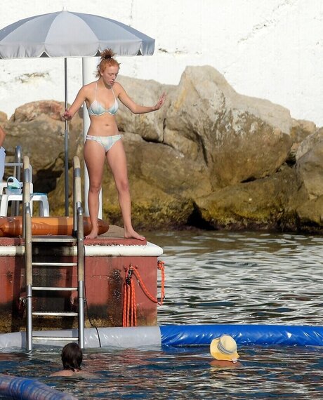 痩せたアジア人ティーン OnlyFans 限定 ギャラリー