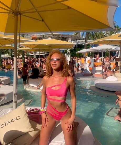 かわいいブロンドのオンリーファンズ 無料ヌード アーカイブ