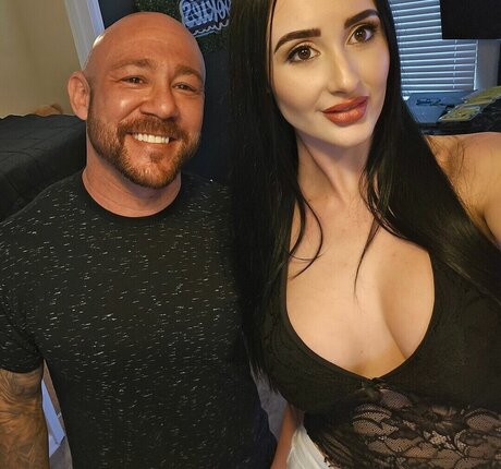 縛られたOnlyFans ホットヌード 画像