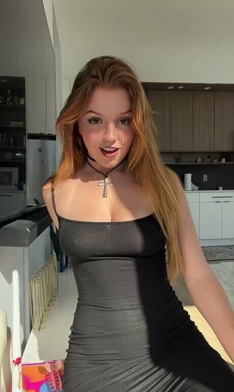 Roux Roux エロティック女優 写真