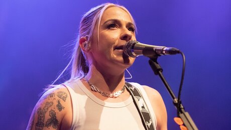 Lucy Spraggan ポルノスター セクシー 写真