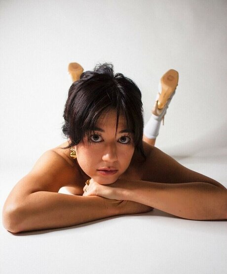 厚い黒檀オンリーファンズ セクシー裸 写真