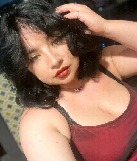 足ヌードオンリーファンズ エロ 画像