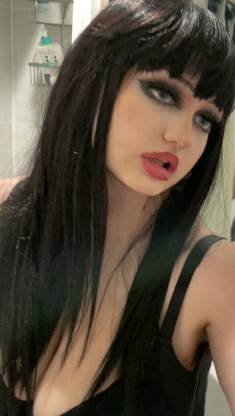 かわいいシーメールオンリーファンズ ポルノ 画像