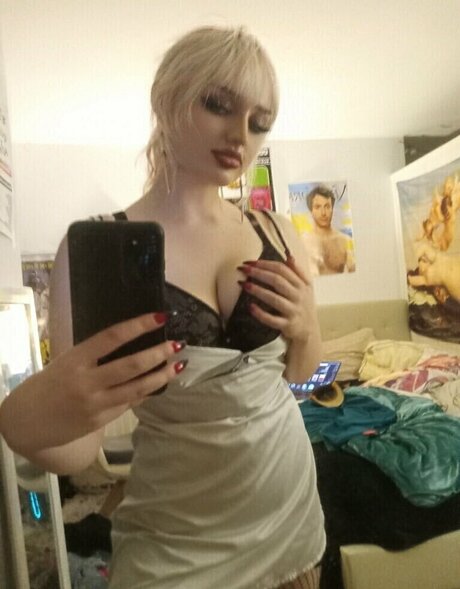 TalkFastEllie 高品質のポルノスター 写真