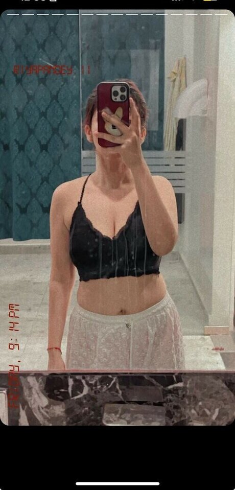 Riya Pandey モデル 画像