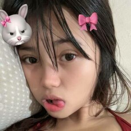 Riska Saputri 最高のスター アーカイブ