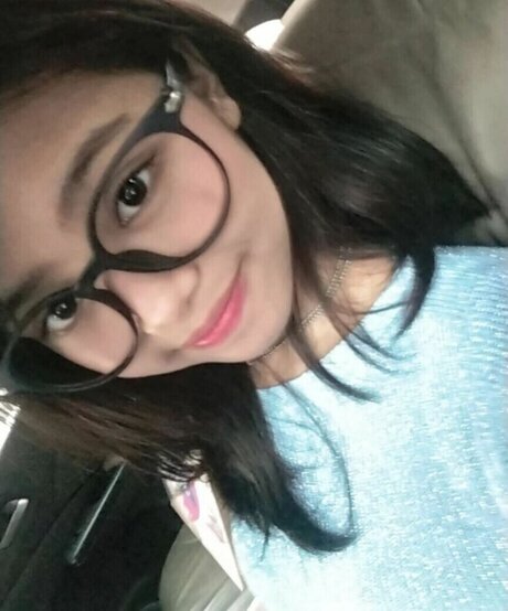 Riska Saputri ホットなスター 写真