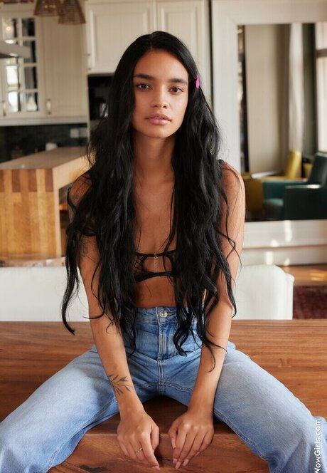 熟女メガネOnlyFans アート裸 写真