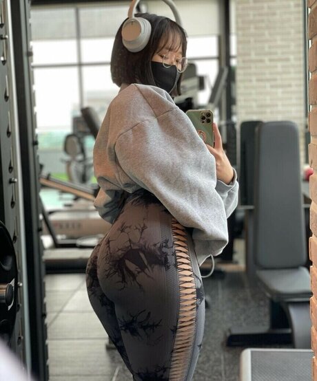 Hellini fit ホットなモデル 写真