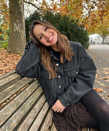 elise cm セックススター 写真