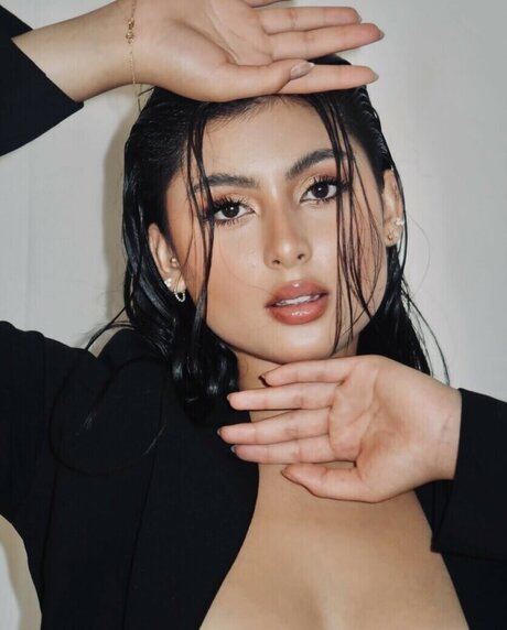 巨乳ティーンオンリーファンズ 可愛い 写真