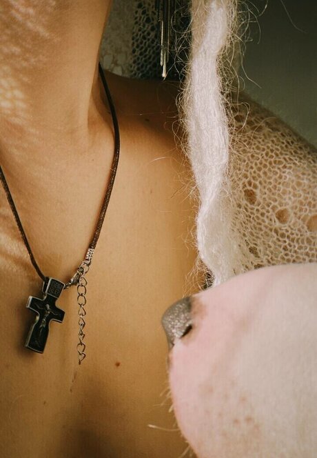 ティーンシーメールオンリーファンズ セクシー裸 画像