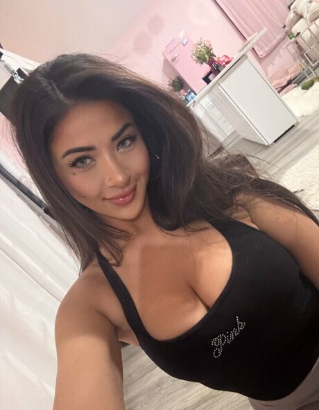 ティーンランジェリーOnlyFans ヌード 画像