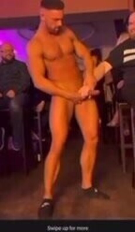 Hen Party Fun 無料のポルノスター ギャラリー