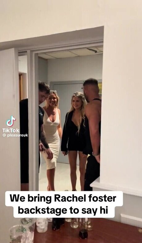 Hen Party Fun トップポルノスター ギャラリー