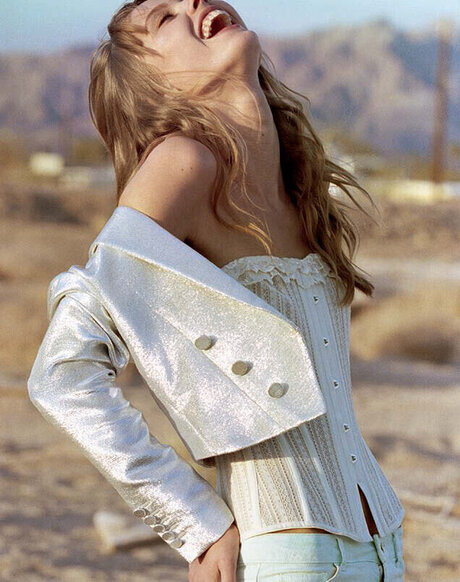 Frida Gustavsson アートスター 写真