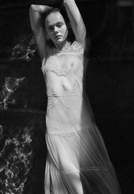 Frida Gustavsson エロティックなポルノスター 写真