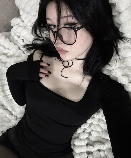 ルビーオンリーファン ホット裸 画像