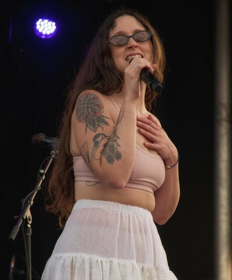 フェイシャルオンリーファンズ ポルノ 写真