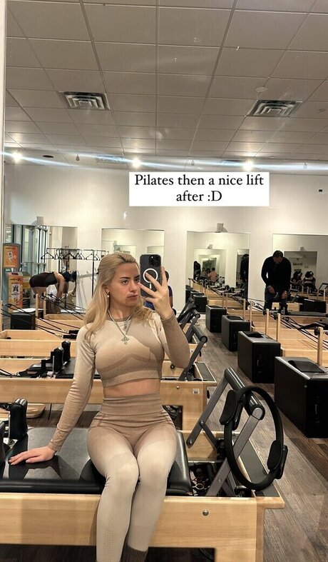 大学生のオンリーファンズ 裸 写真