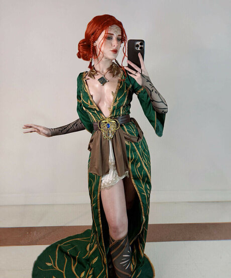 Vi Morrigan ヌードモデル 写真