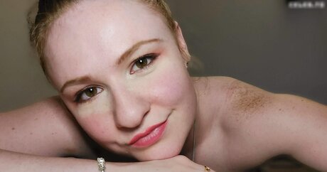 Yaya Gingersnatch ポルノスター セックス 画像