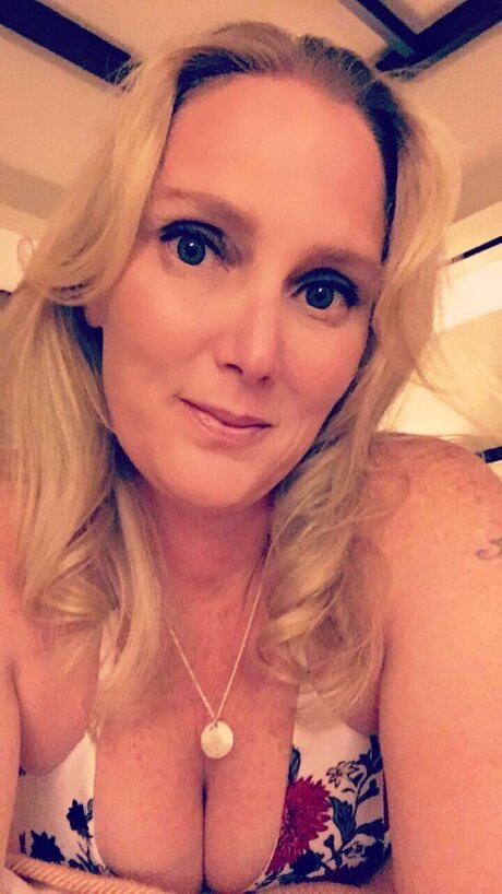 Yummy To My Tummy 女優 写真