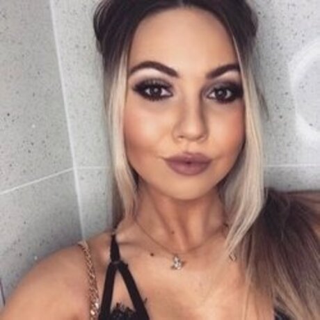 Miss Becca 高品質モデル 写真