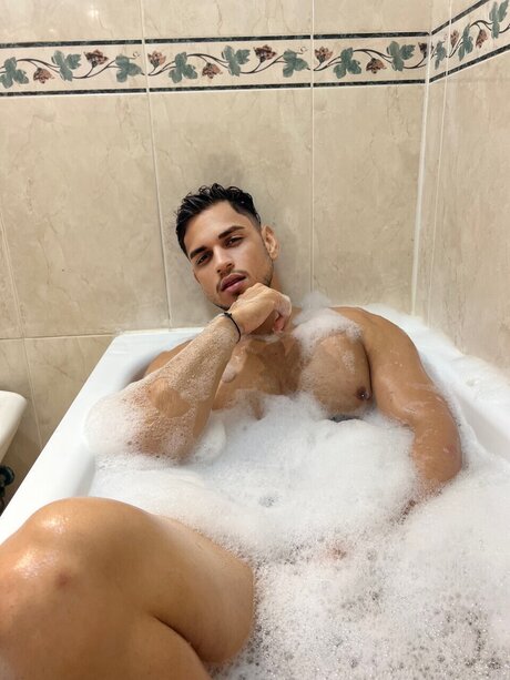 Alex sallvadore ホットなポルノスター 画像