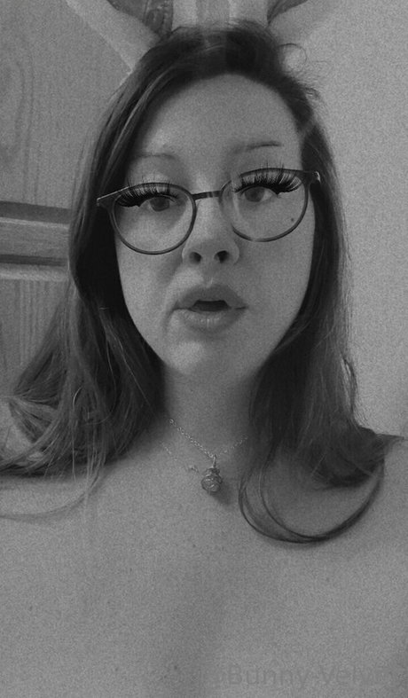 金髪の射精OnlyFans セクシーヌード 画像