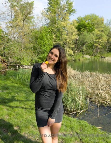 verpackteveganerin アダルトモデル 画像