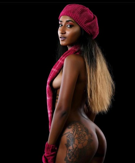 Ameera Surka スターセックス 写真