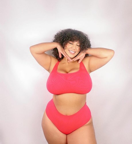 Katelyn Folasade ヌード女優 画像