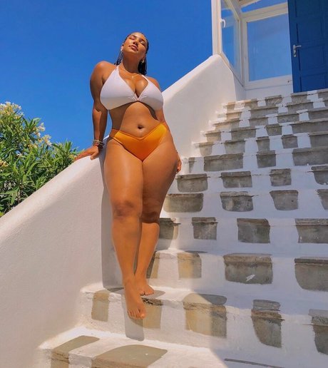 50歳以上のオンリーファンズ アートポルノ 写真