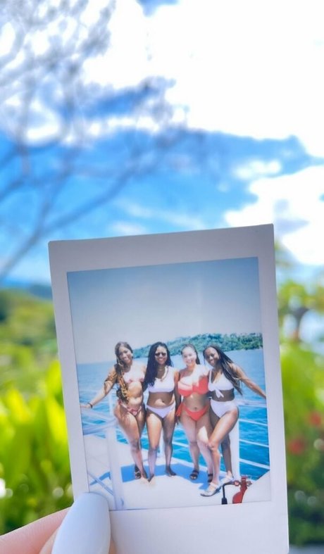 フェイシャルオンリーファンズ ホット裸 画像